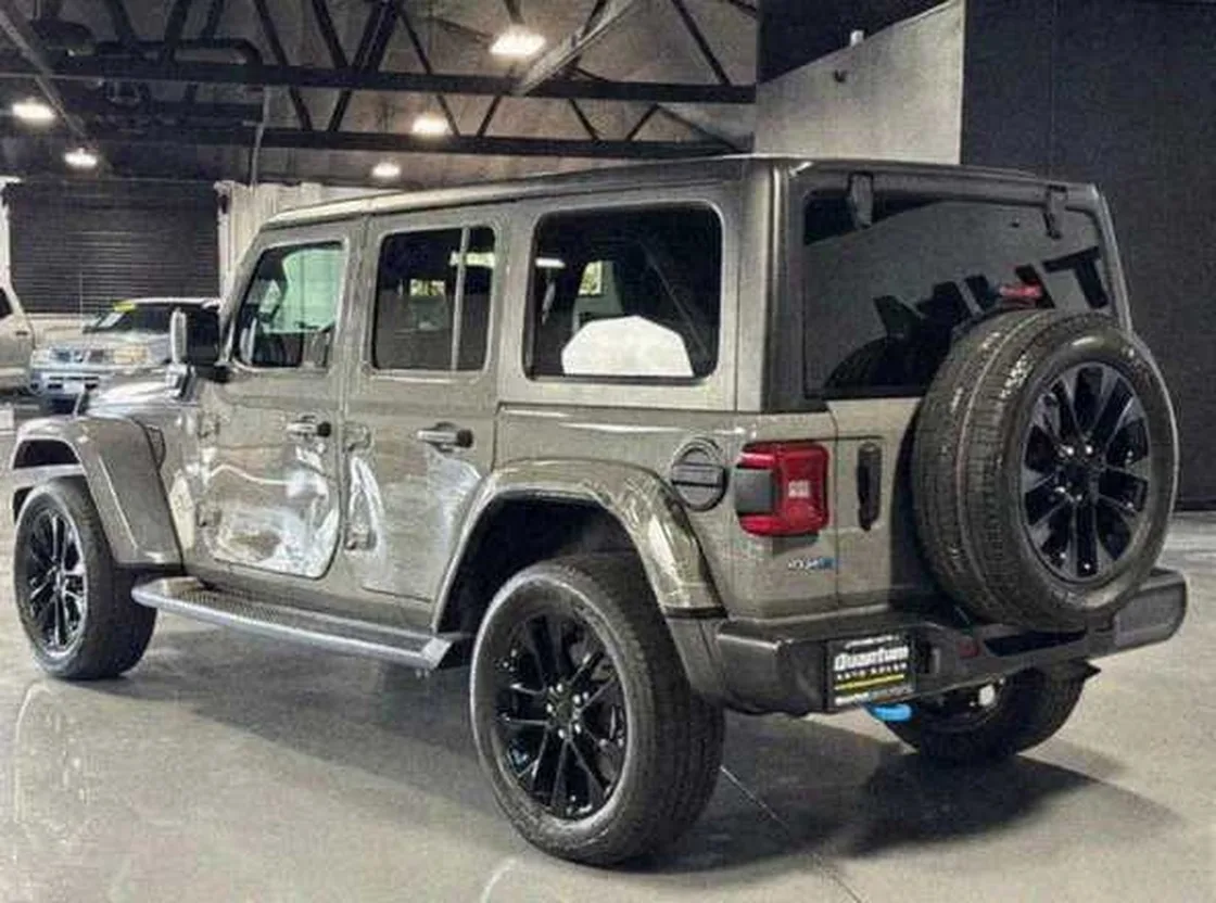 Grok Imagine + Blur/Noise/Compression