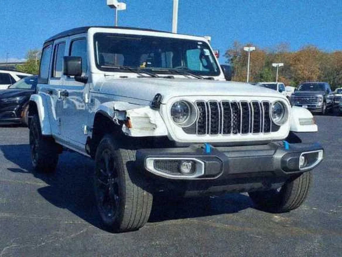 Grok Imagine + Blur/Noise/Compression