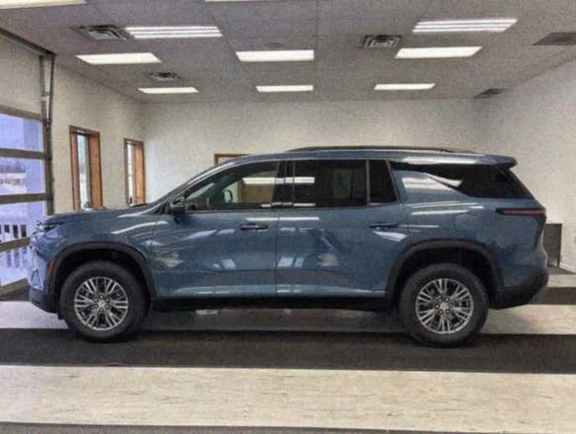 Grok Imagine + Blur/Noise/Compression