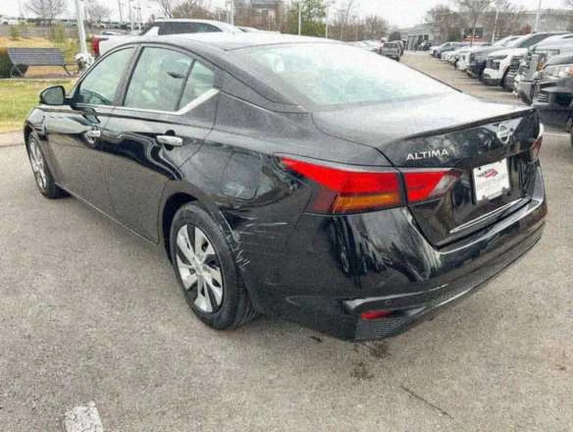 Grok Imagine + Blur/Noise/Compression