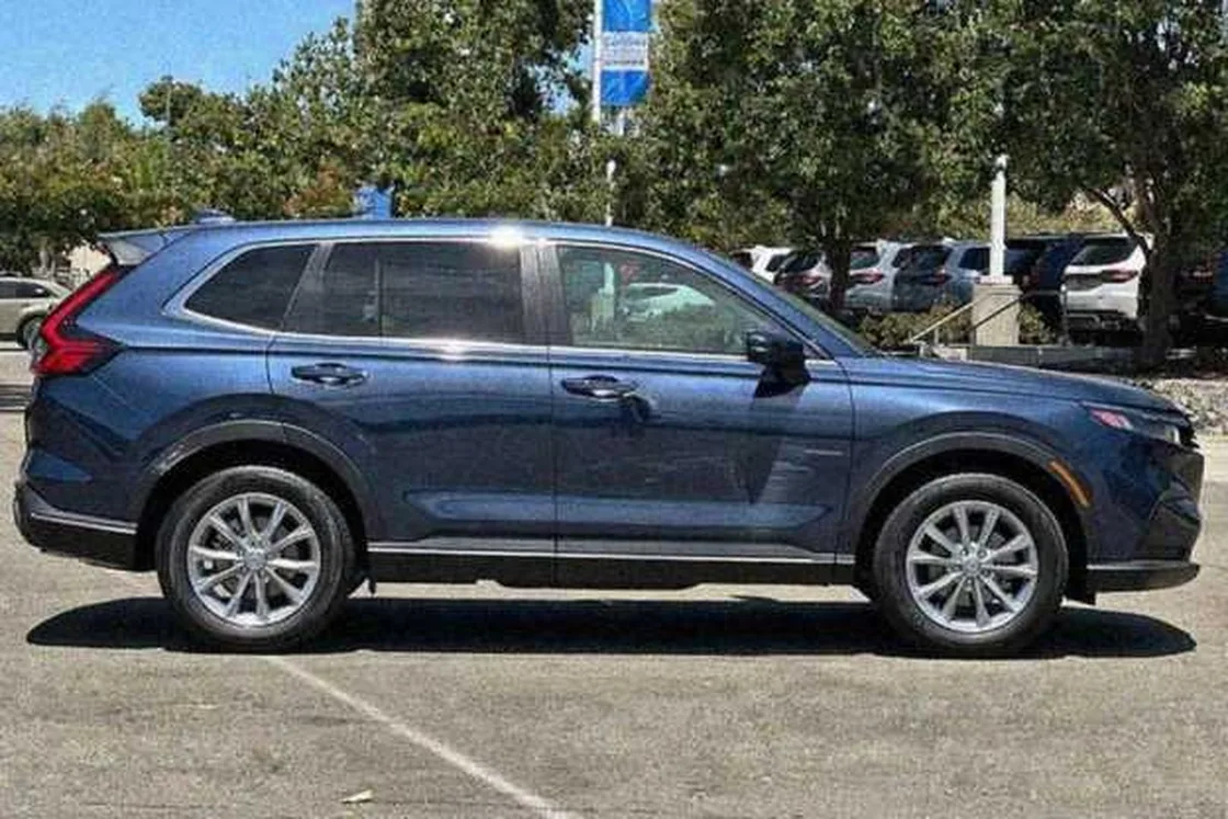 Grok Imagine + Blur/Noise/Compression