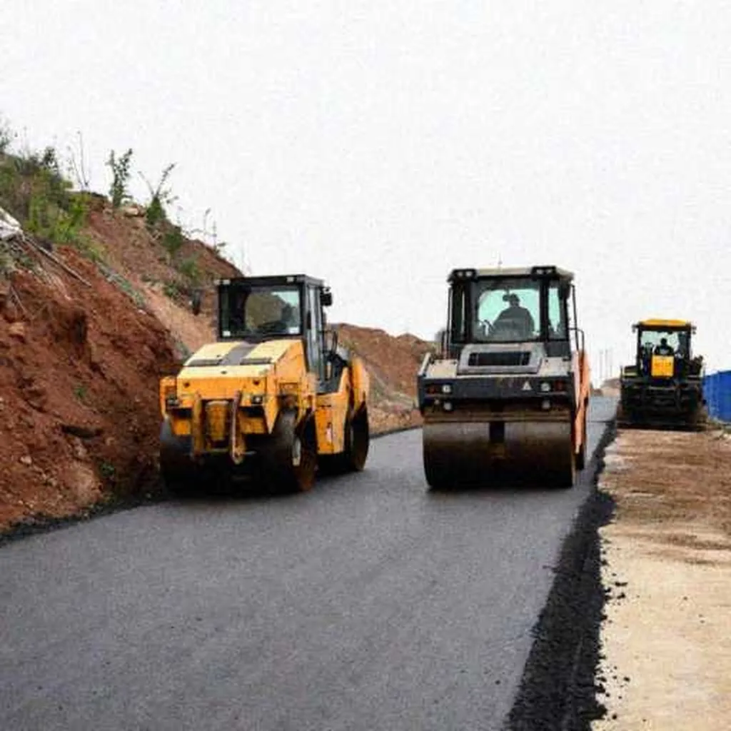 Grok Imagine + Blur/Noise/Compression