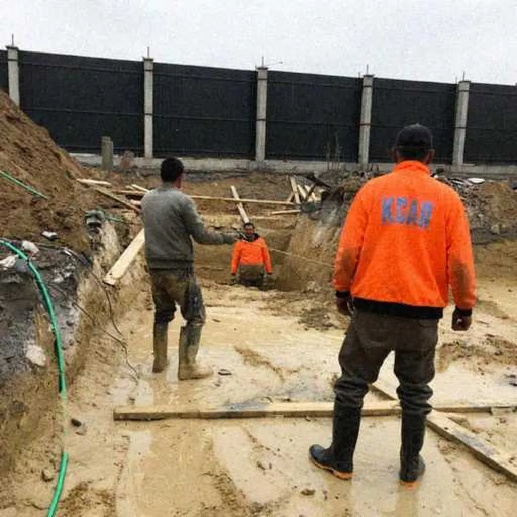 Grok Imagine + Blur/Noise/Compression