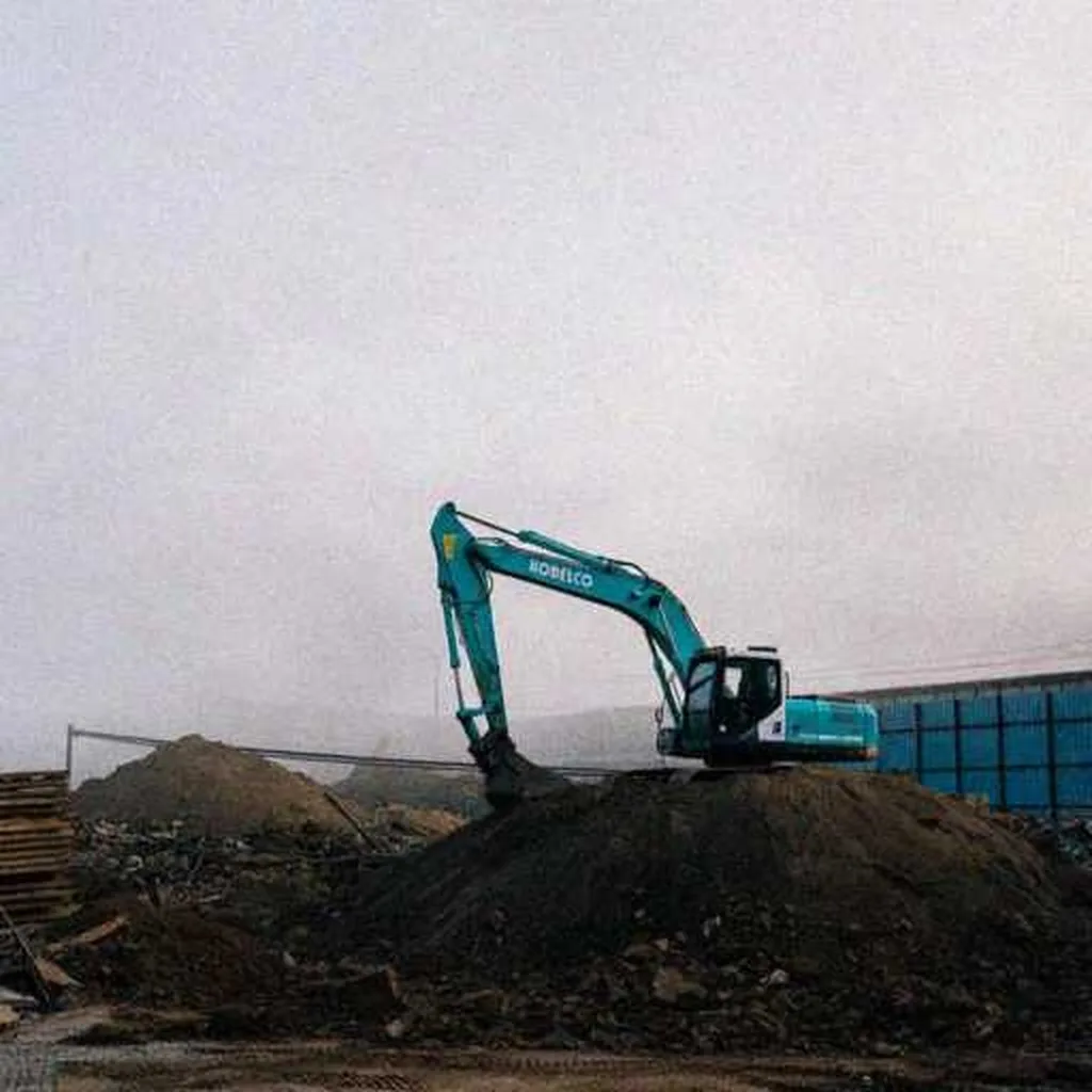 Grok Imagine + Blur/Noise/Compression