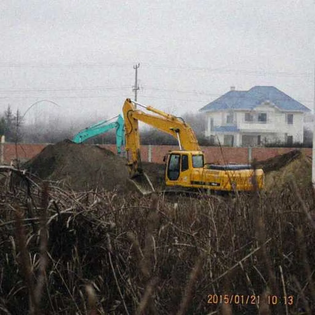 Grok Imagine + Blur/Noise/Compression