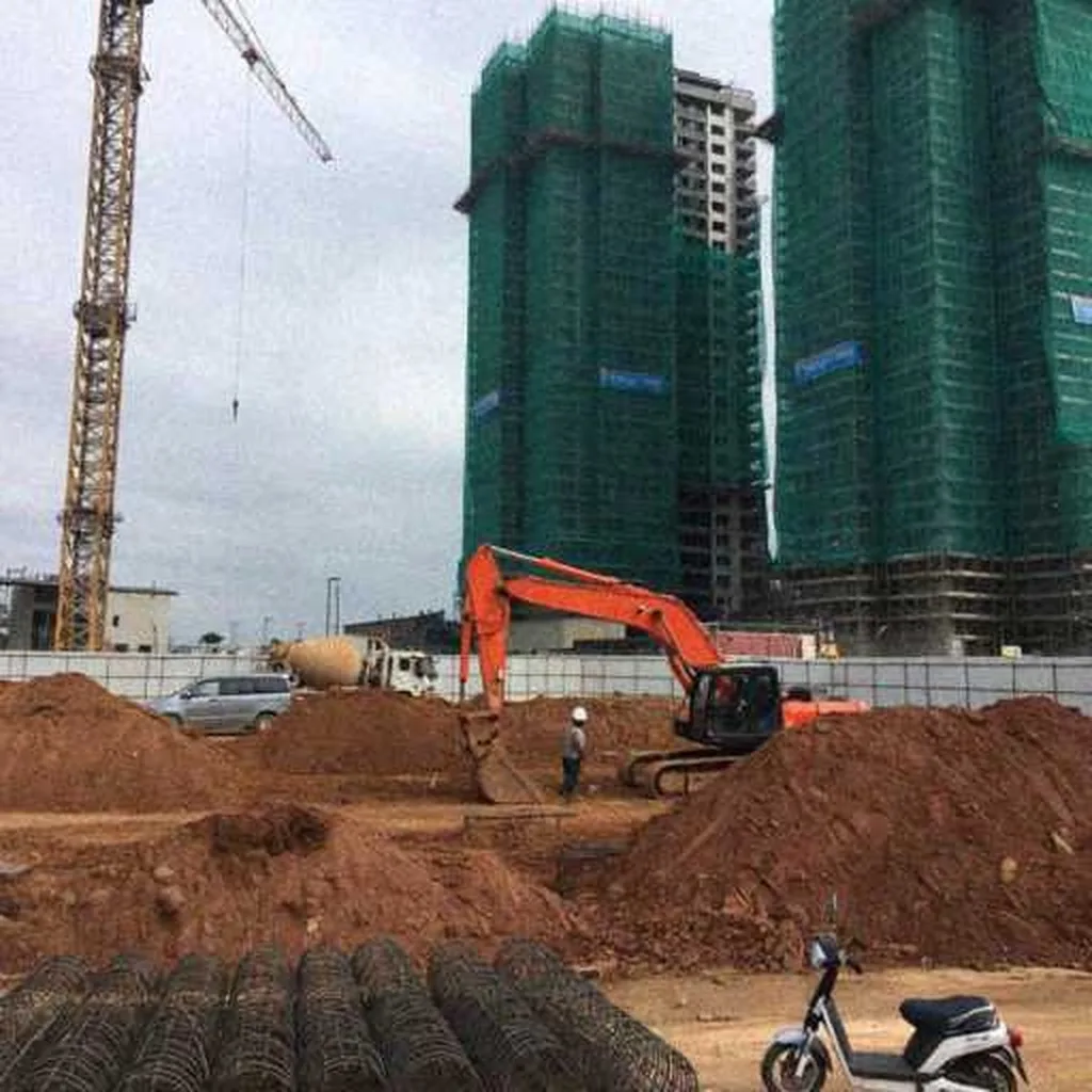 Grok Imagine + Blur/Noise/Compression