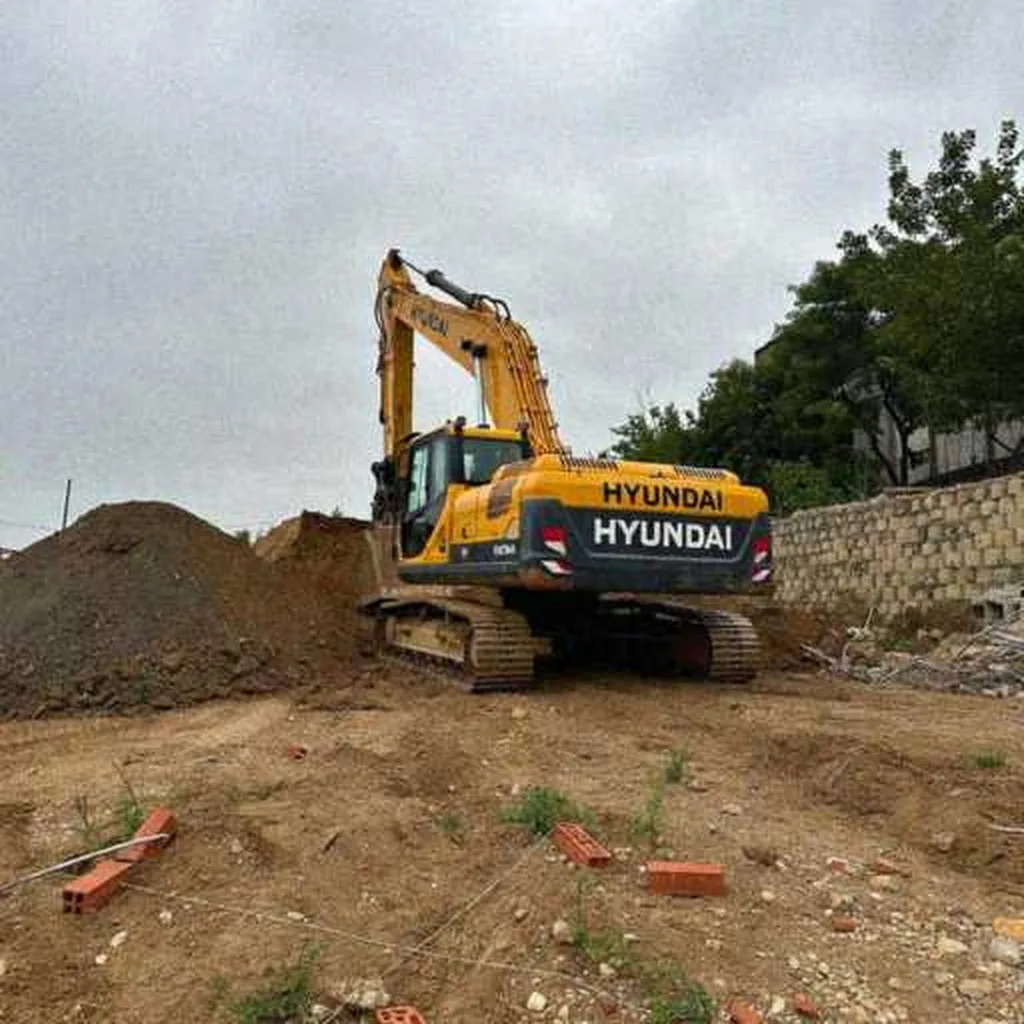 Grok Imagine + Blur/Noise/Compression