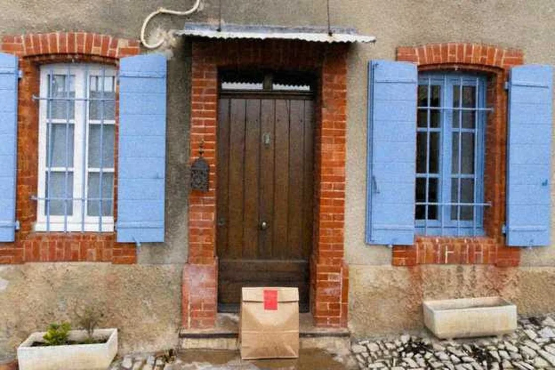 Grok Imagine + Blur/Noise/Compression