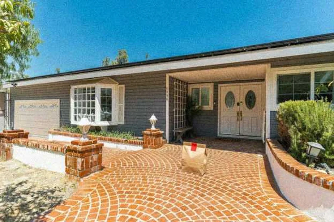 Grok Imagine + Blur/Noise/Compression