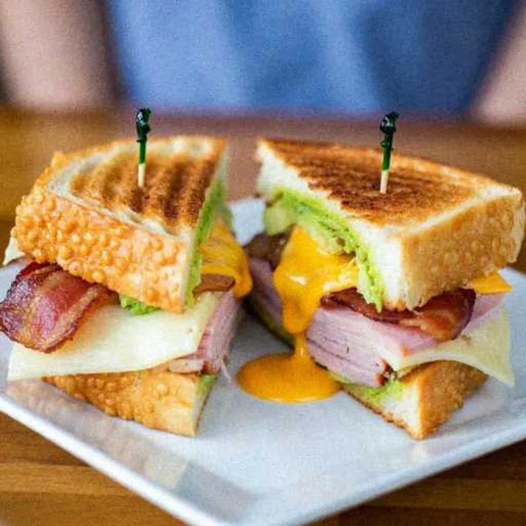 Grok Imagine + Blur/Noise/Compression