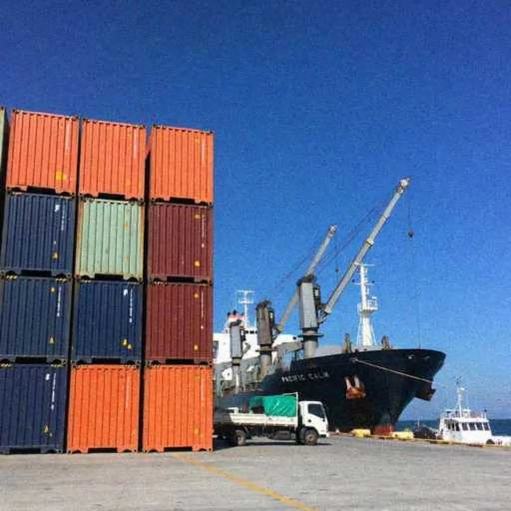 Grok Imagine + Blur/Noise/Compression